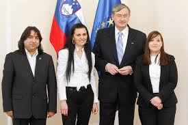 Sloweniens Roma-Vertreter beim slowenischen Staatspräsidenten Türk, 2012 (Foto: Urad predsednika Republike Slovenije) 