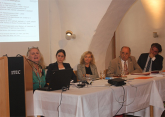 Roma-Tondokumente im Phonogrammarchiv: Vortrag von Christiane Fennesz-Juhasz in Schlaining 2015 (Foto: Roma-Service)
