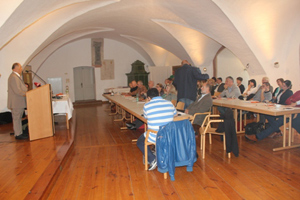 Schlaining 2015: O Rudolf Kropf uso akaripe le dschenendar uso 35te vakeriptscha (kipo: Roma-Service)