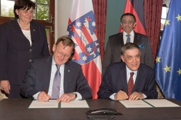 Deutschland: Unterzeichnung der gemeinsamen Erklärung in Thüringen (Foto: Staatskanzlei Thüringen)