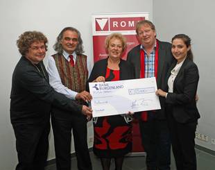 Landtagspraesidentin_VerenaDunst_30_Jahre-Roma-Bewegung_und_20-Jahre-Roma-Volkshochschule