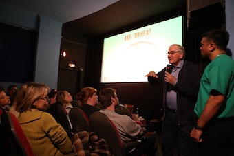 Eröffnungsgast Zoni Weisz beim Festival (Foto: Ake Dikhea?)