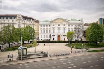 Standorteinigung: Weghuberpark vor dem Justizministerium, 7. Wiener Gemeindebezirk (Foto: Nationalfonds/Johannes Zinner)