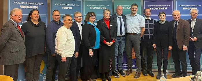 Vereinte Kräfte: Die Mitglieder der Vorsitzendenkonferenz der autochthonen Volksgruppen Österreichs (Foto: VSK)